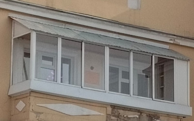 Перемонтаж балкона с новой крышей, полом и потолком